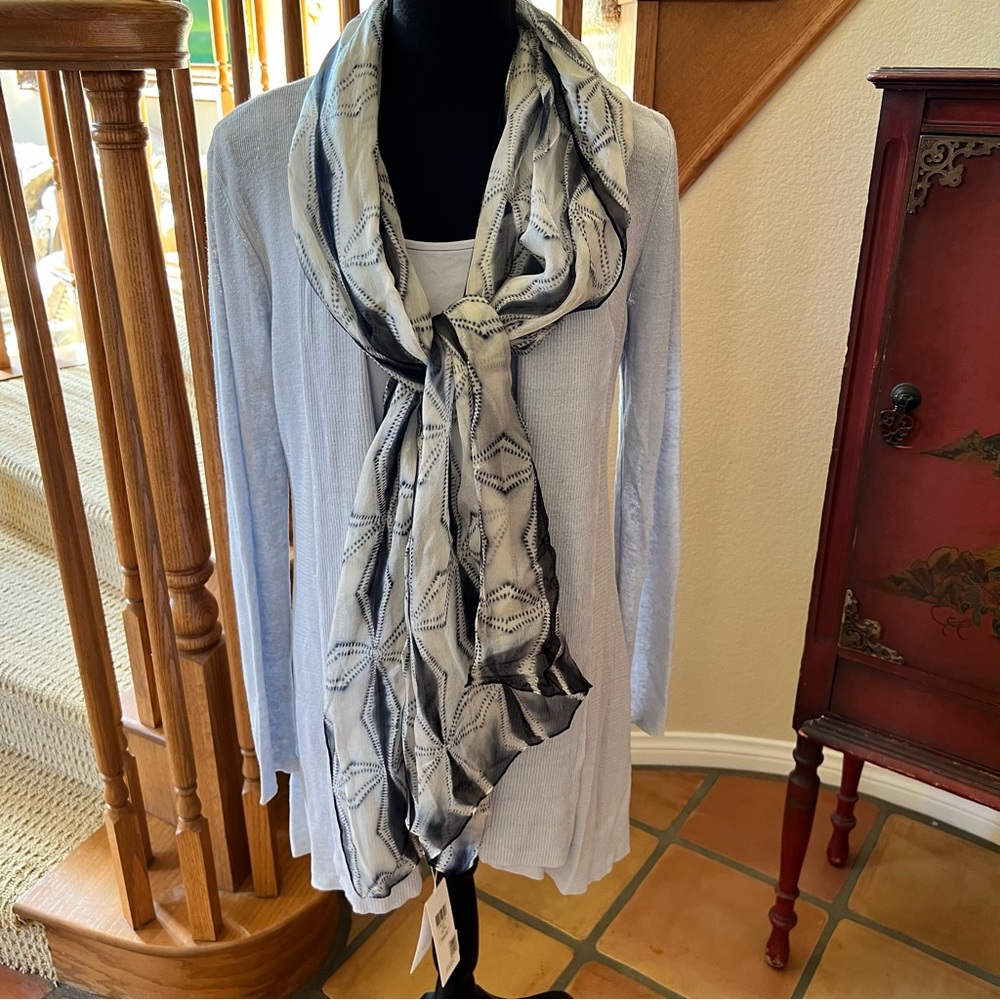 EILEEN FISHER 100% Silk Japanese Shibori Hishigata Geometric Design Scarf Gray